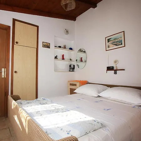 Apartment Robinson Mirela *